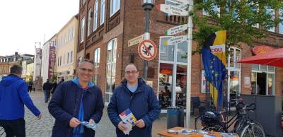Tim Brockmann und Sebastian Zimmer-Abelstedt am 11.05.2019 auf dem Marktplatz in Preetz